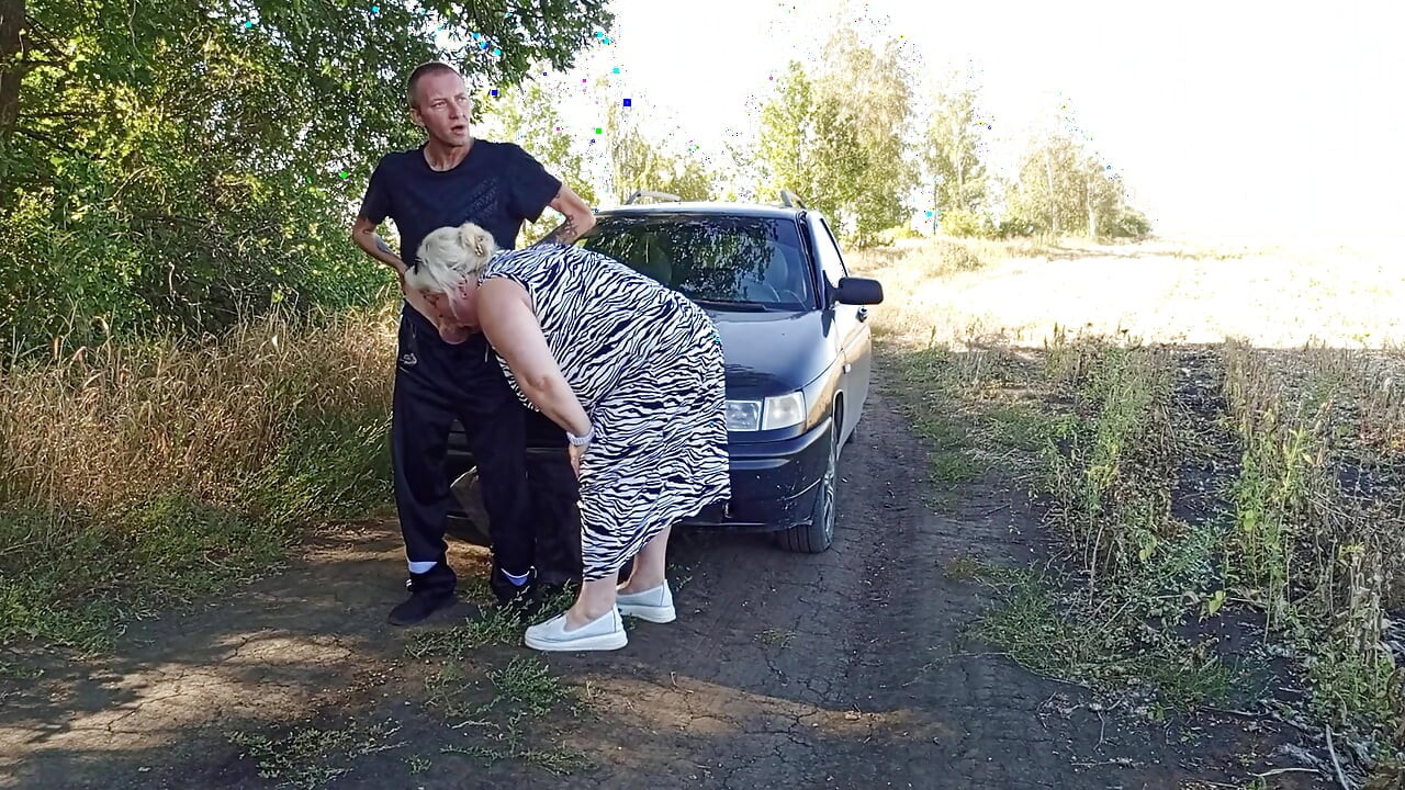 Він публічно написав на природі, відтрахав сусідку в рот і наповнив її спермою