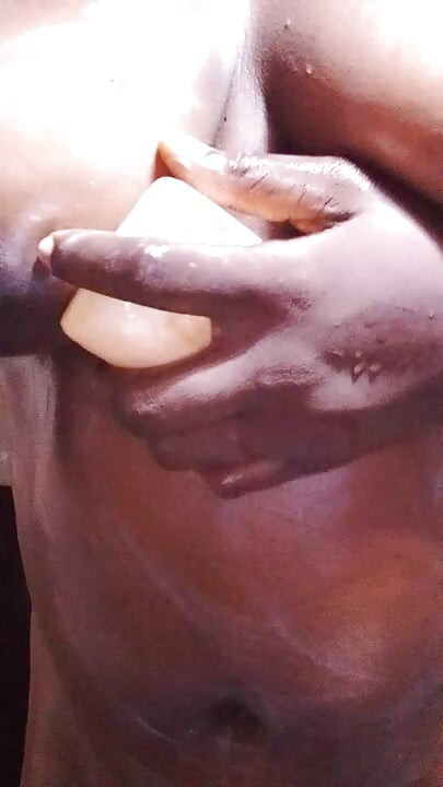 Θαύμα στο μπάνιο του ετεροθαλούς αδελφού μου