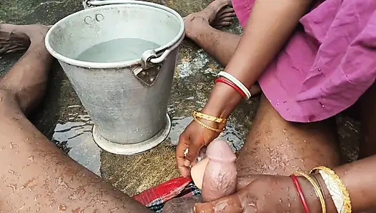 Indian desi wife Ne Bal kata hai