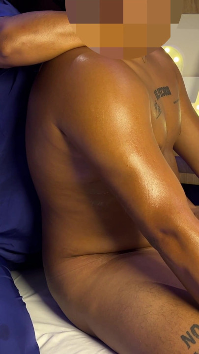 Echte amateur Spa Massage happy end - einen großen, dicken glückspilz in 4K | Clip 1