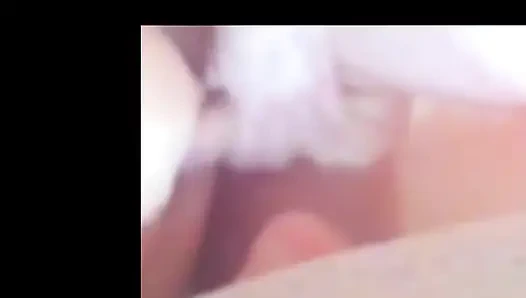 Карл показывает, как использовать свою маленькую шлюшку