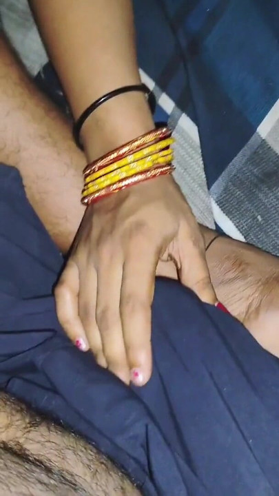 Bhabhi tetek besar panas mengisap kontol basah untuk air mani di mulut | Klip 1