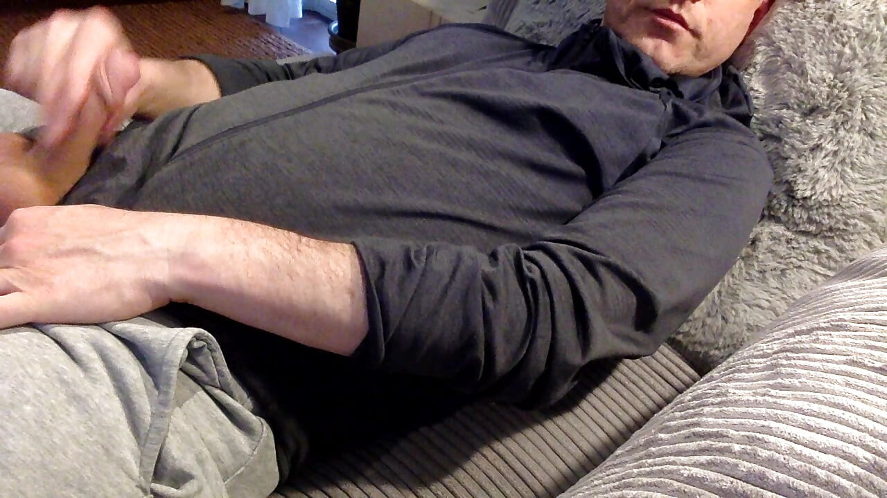 Schöne masturbation mit feinem abspritzen