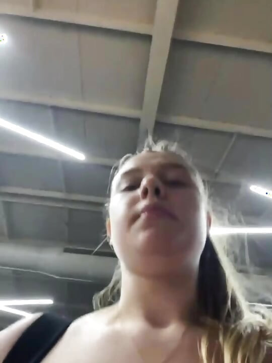 Jucielussie speelt met zichzelf in de sportschool