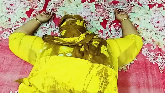 Ich verführte eine schöne frau und ging nachts zu ihr nach hause und fickte sie.