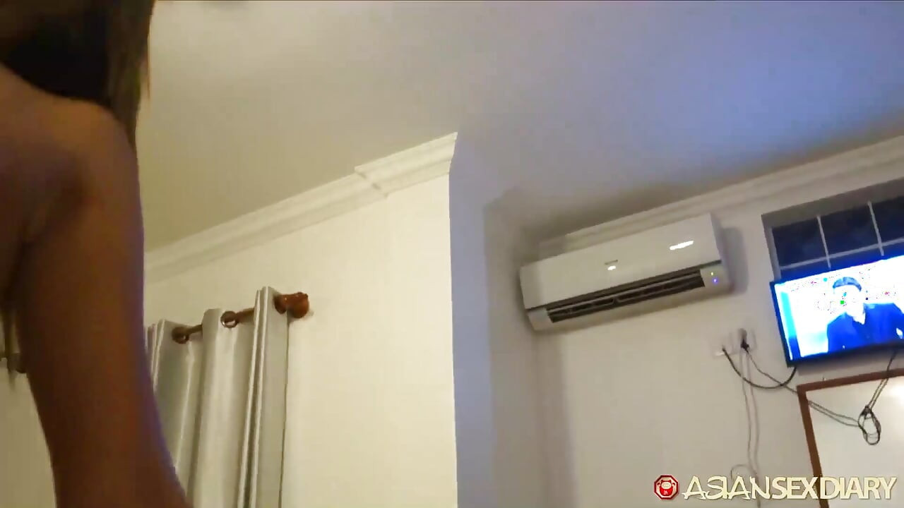 Asiansexdiary Cock Slurping Filipina Plays with Lucky Guy