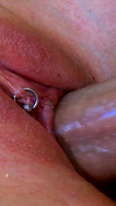 Am Strand die Geile Milf gefickt bis die Spanner und wegschickten | Clip 3