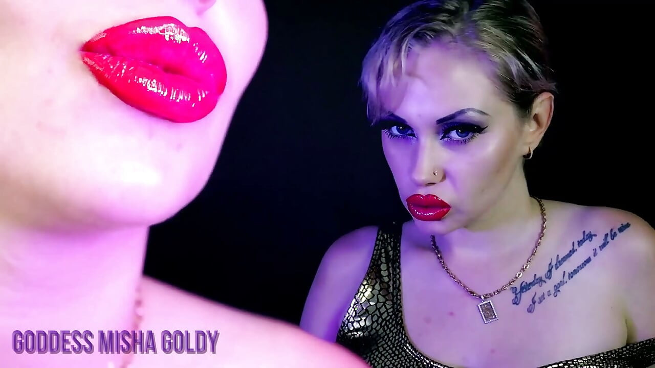 2 pairs of seductive lips - Double power of attraction!