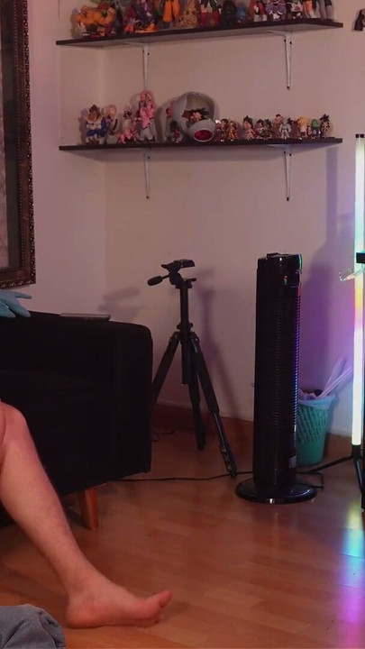 I get fucked by my gamer friend's boyfriend in her setup while she plays on the computer | Clip 2