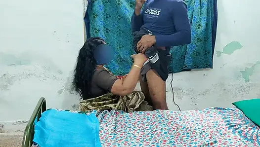 Aku menggosok bagian pribadi ibu tiriku dengan lidahku dan ejakulasi selama seks anal panas dan kasar.