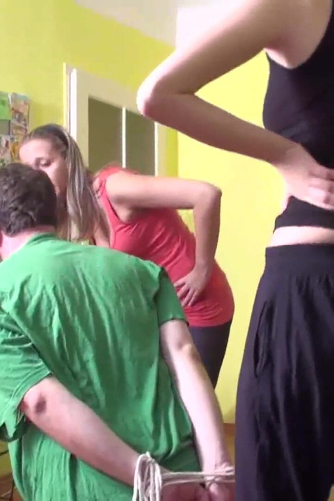 İki edepsiz sahibe tarafından cezalandırılacak