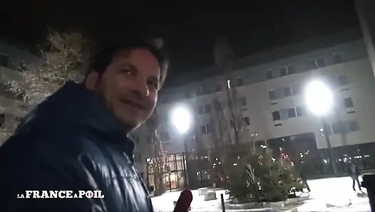 Memek berbulu cewek hot rambut cokelat dientot habis-habisan