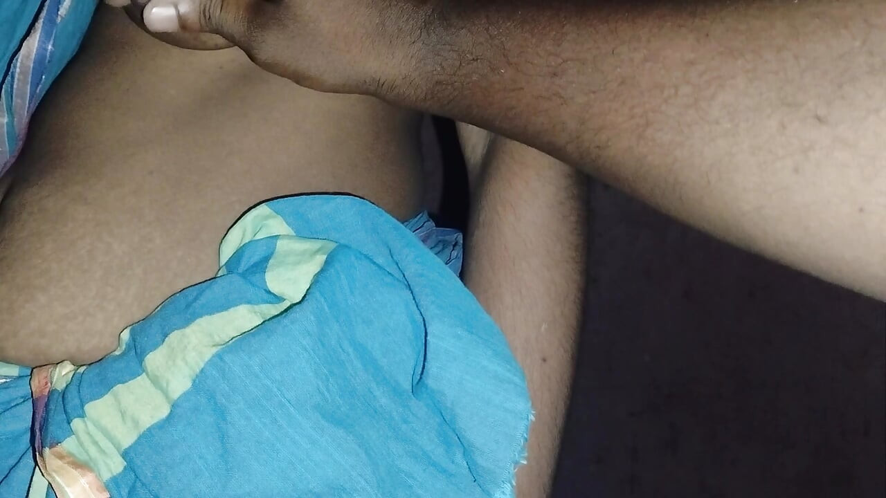 美丽的瘦小妞