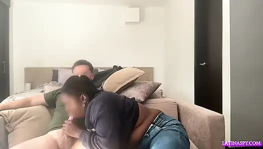 Büyük doğal memeli siyah hizmetçi tc bölüm 2'ye yardım etmeye geliyor