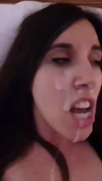 Mesti berkongsi detik daripada "Creampie Berkumpulan untuk menjadi ibu tiri"