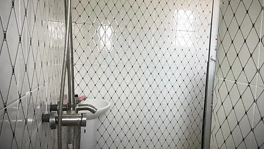 Все они хотят взять очередь с моей сладкой тугой киской