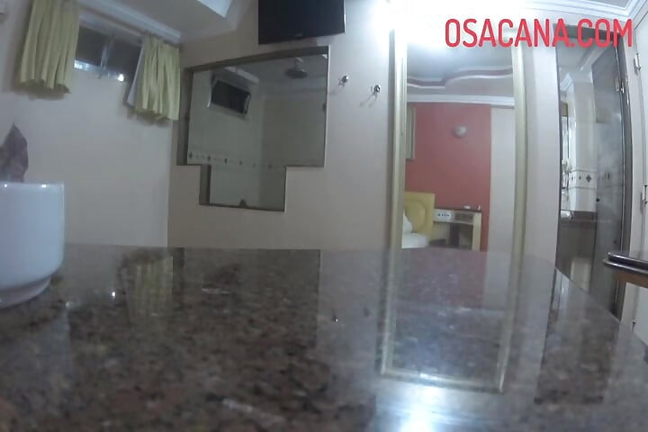 Wielka przystojniaczka pieprzy się gorąco z utalentowaną osobą w motelu