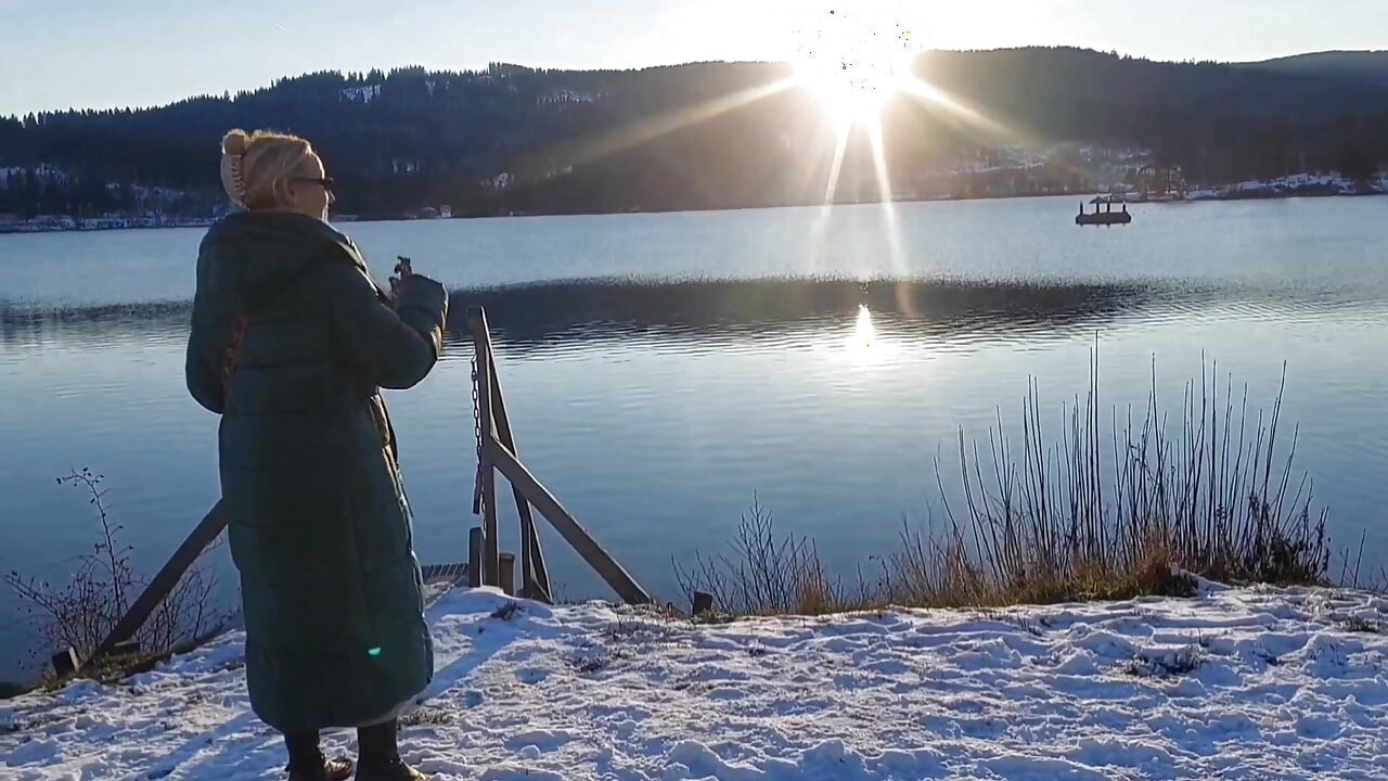 Ερασιτέχνιδα ξανθιά ώριμη γυναίκα απολαμβάνει το σεξ μετά τη βόλτα