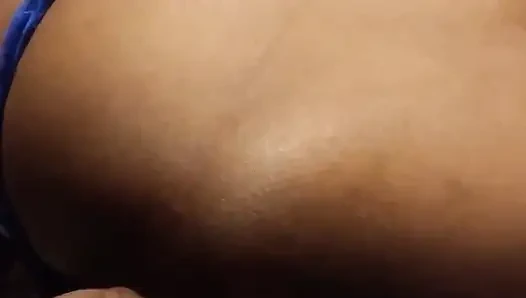 Masukin memeknya ke dalam bagian 1