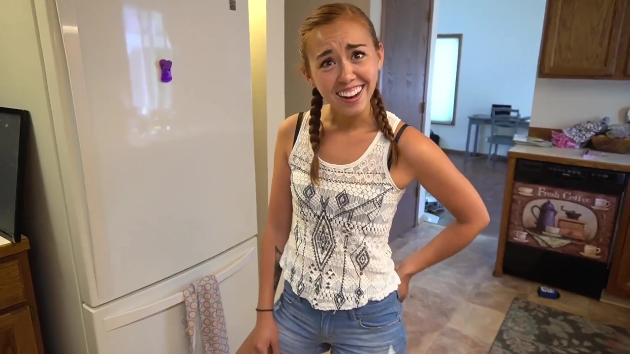 Naughty stepdaughter bribes stepdad for sex lesson