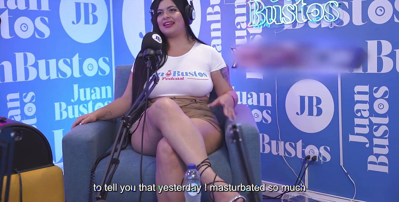 Natural tetona milf Antonella Jones folla una bbc en un podcast caliente