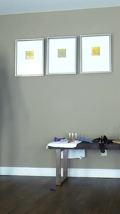 A segunda tira de corpo pousa diretamente em sua buceta | Clipe 1