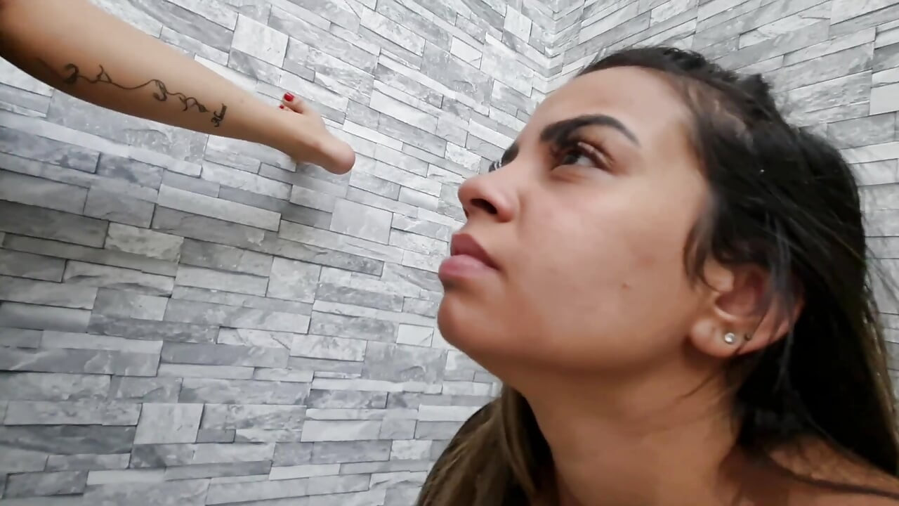 PEIDANDO E ENGOLINDO - AKEMI E BABI