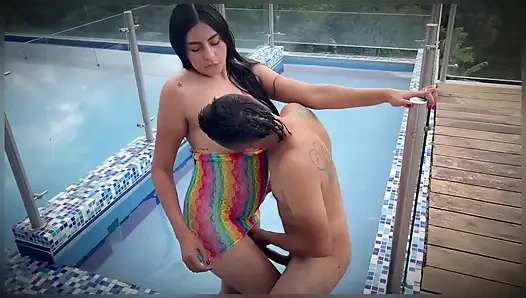 Sex Im Pool Mit Dem Mitarbeiter Meines Stiefvaters - Deep Throat, in Mount