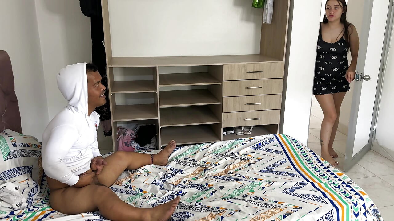 A fun game ends in a hard fuck between the little dwarf vergon and his pregnant stepsister