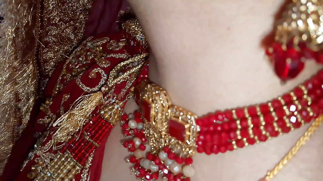 Suhagrat - ilk düğün gecesi seksi - yeni Hintli ateşli çift