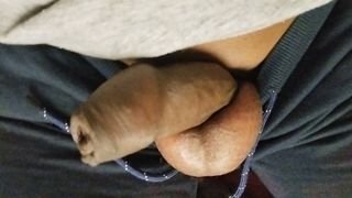 Wielkie kulki wypełnione spermą, część 2. ogromny penis, nieobrzezany penis