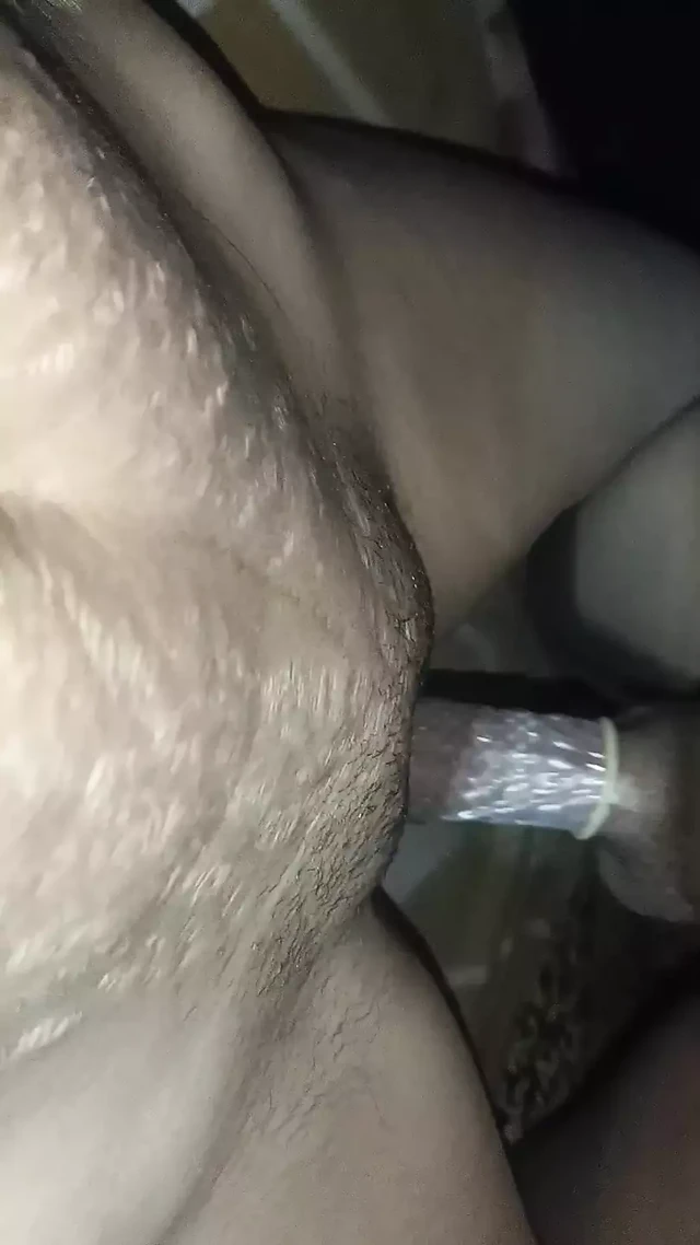 Desi Bhabi Ko Raat Me Chauda