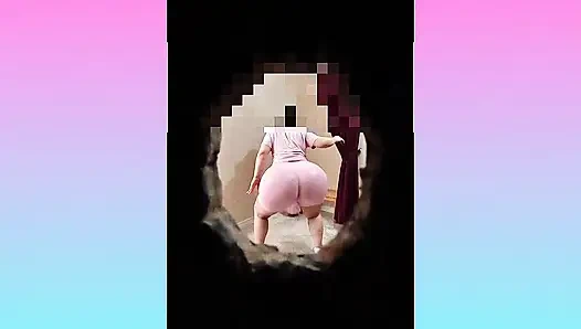 Mereka merekam aku telanjang dengan pantat besarku