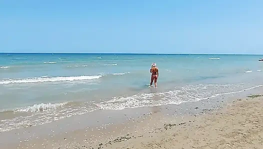 Onu spor salonunda aldım ve duşumu kullanmasını teklif etti