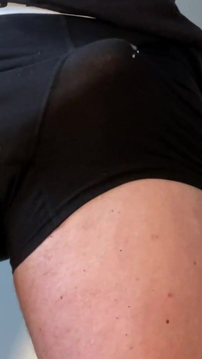 Morate podijeliti trenutak iz "Hands free ogromno svršavanje kroz usko donje rublje"