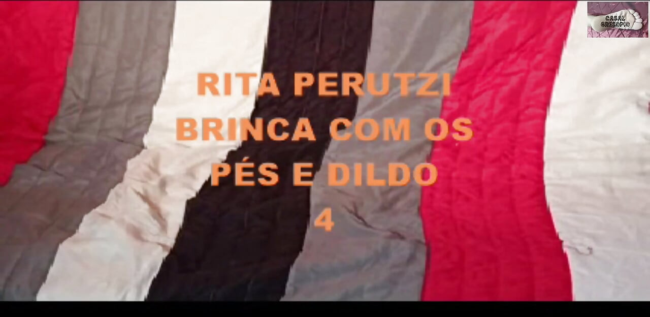 Rita Perutzi Plays with Her Feet and Dildo 4