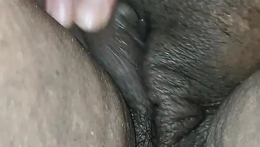 Kitty rosario lagi asik masturbasi sampai muncrat