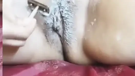 Açık göğüsler