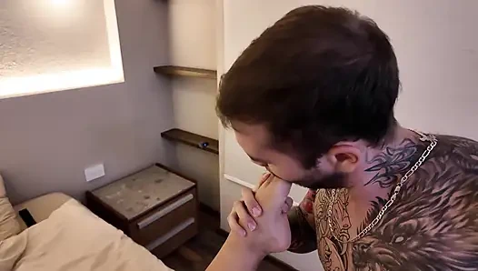 Arkadaşlarımızı Ona En Iyi Yaramaz Sürprizi Yaptıktan Sonra Boşalıyor