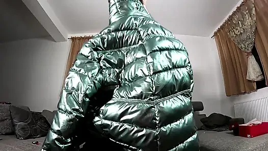 Shiny Leggings Cameltoe, Downjacket Play & Anal Plug Solo Fetish