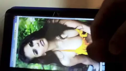 Sara Salamo cum