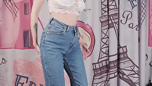 Eva pinkelte in ihre jeans und machte sie nass