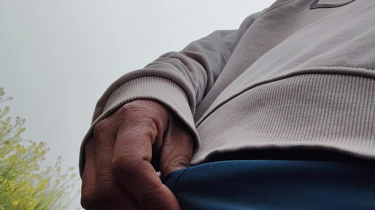 Gaon ka Mausam mein hath se hilane ka Maja