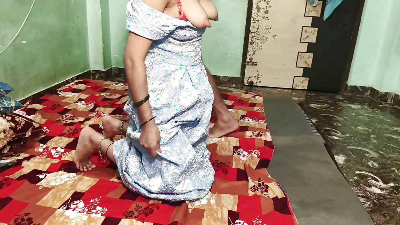 Esposa indiana primeira noite MMS indiano Bhabhi gostosa sexo indiano namorada de quatro gozando fodendo com força vídeo