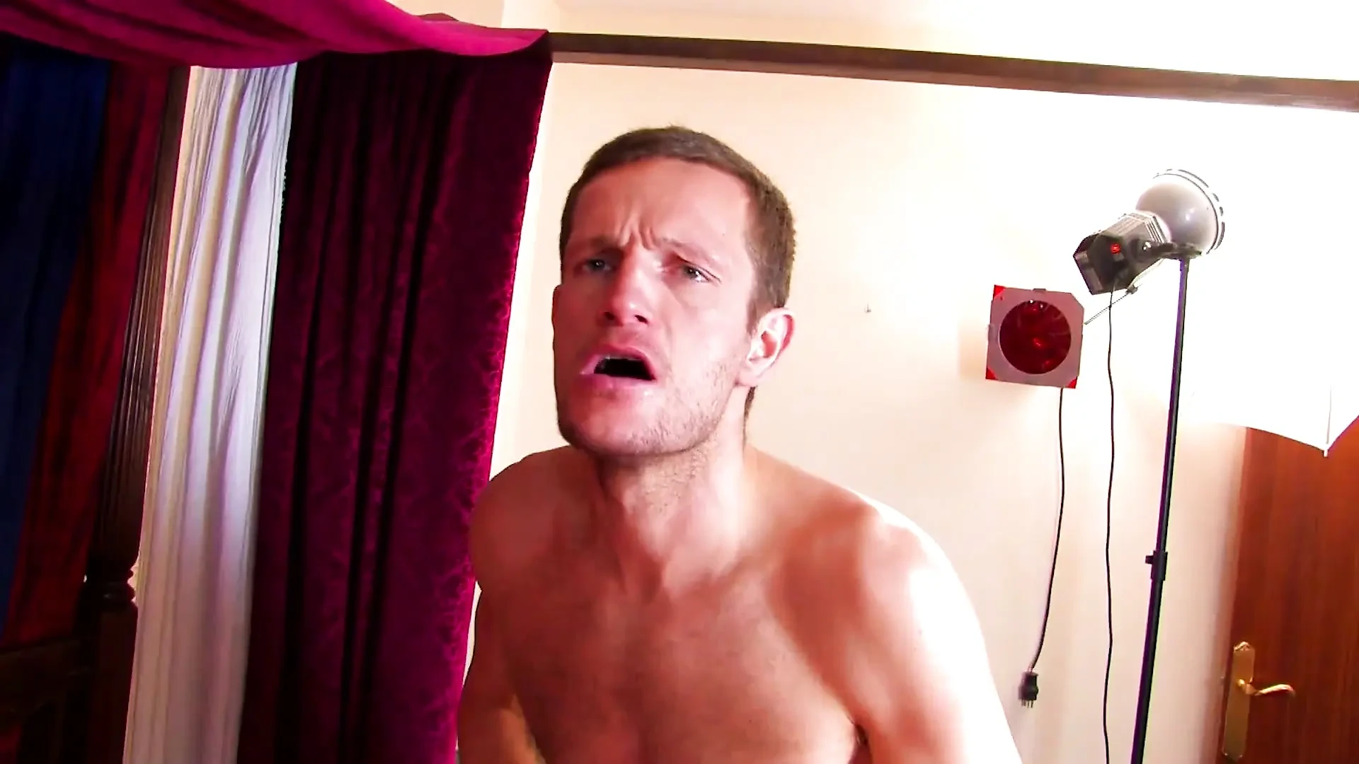 Francuska studentkinja je jebana u dupe i voli to