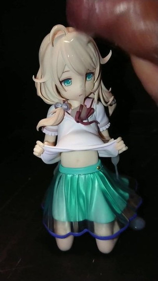 Sof kozue figura bukkake