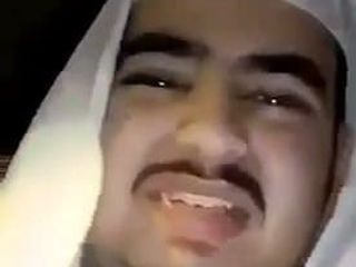 Saoedische man praat vies