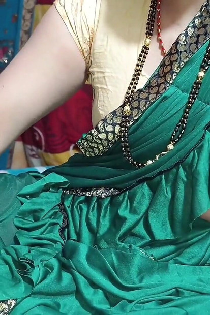 Poora vidiyo desi ganv bhabhi ki chudaee spasht hindi bat
