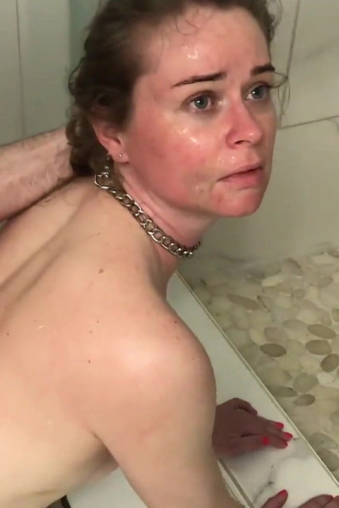 Novia rubia pervertida tiene sexo duro en la ducha - sexo en el baño