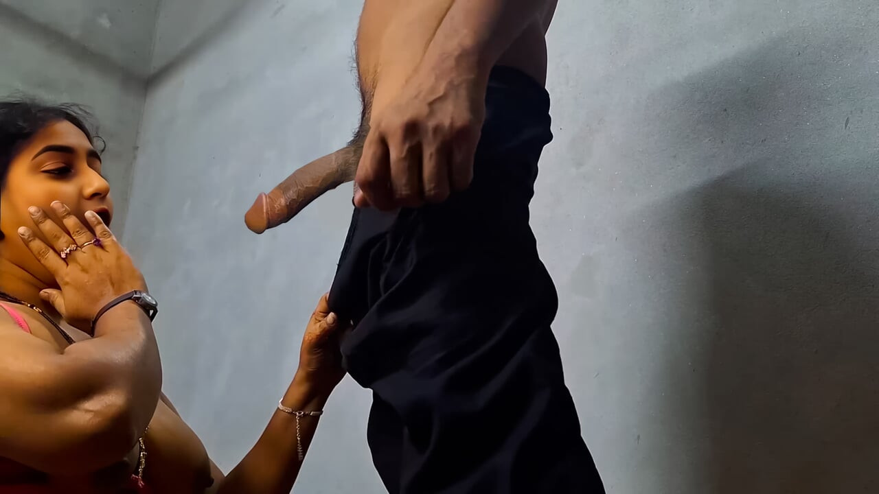 While cleaning, my tits came out and I was surprised to see his cock, enjoy lily and ex boyfriend